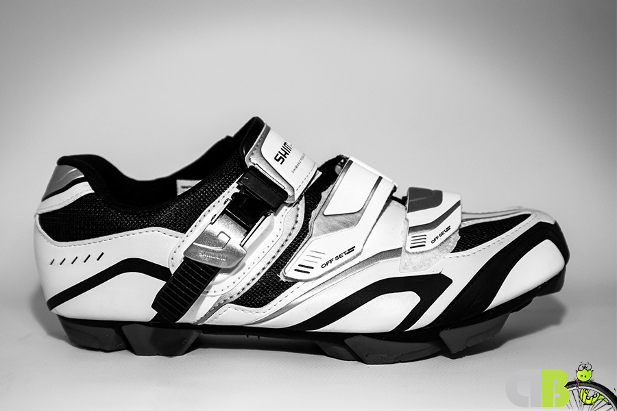 Vista de unas zapatillas de ciclismo de la marca Shimano
